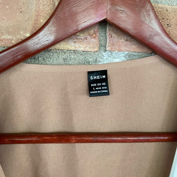 Color block top - Picture 4 of 8